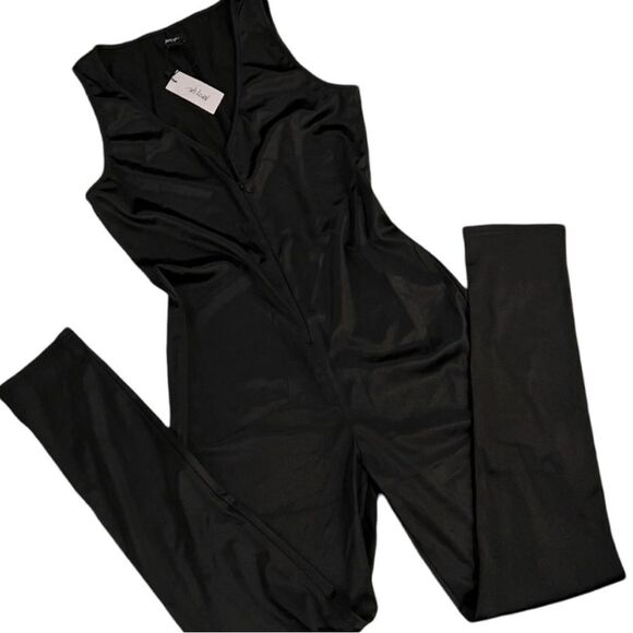 NWT Nasty Gal Slinky Bond Girl Black Zip Front One Piece Catsuit Jumpsuit - Picture 1 of 7